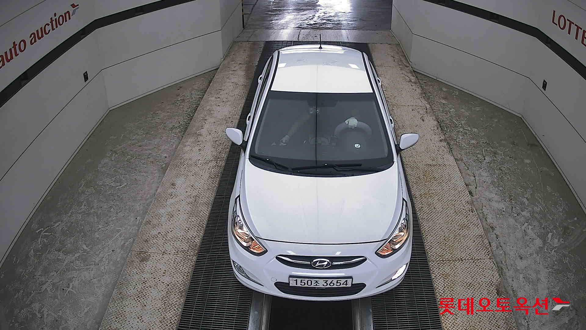 Hyundai Accent - 7