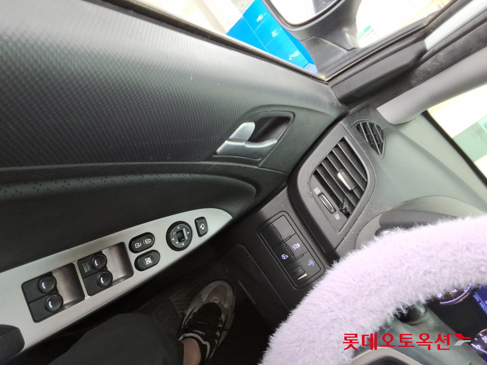 Hyundai Accent - 29