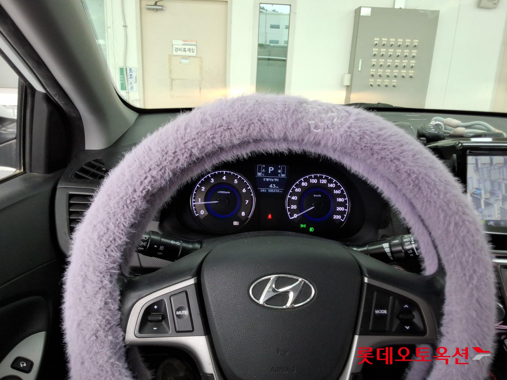 Hyundai Accent - 30