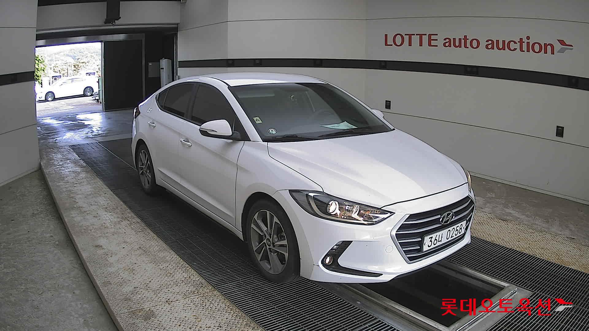 Hyundai Elantra - 6