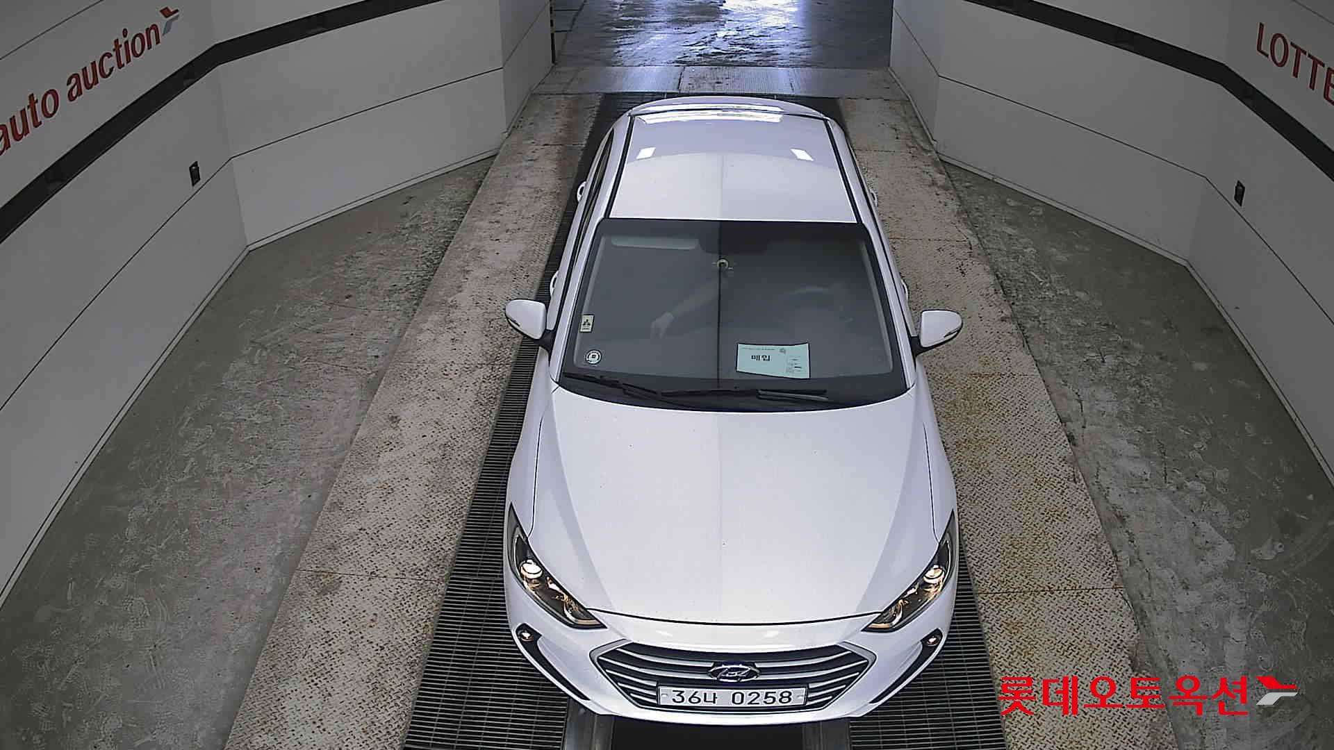 Hyundai Elantra - 7