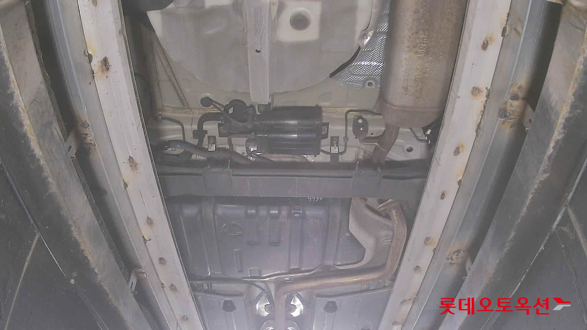 Hyundai Elantra - 2