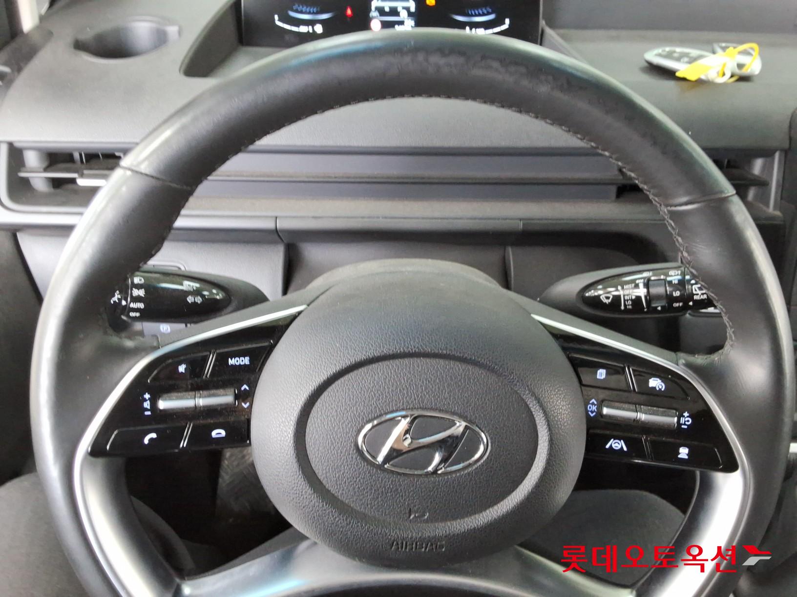 2023 - hyundai staria