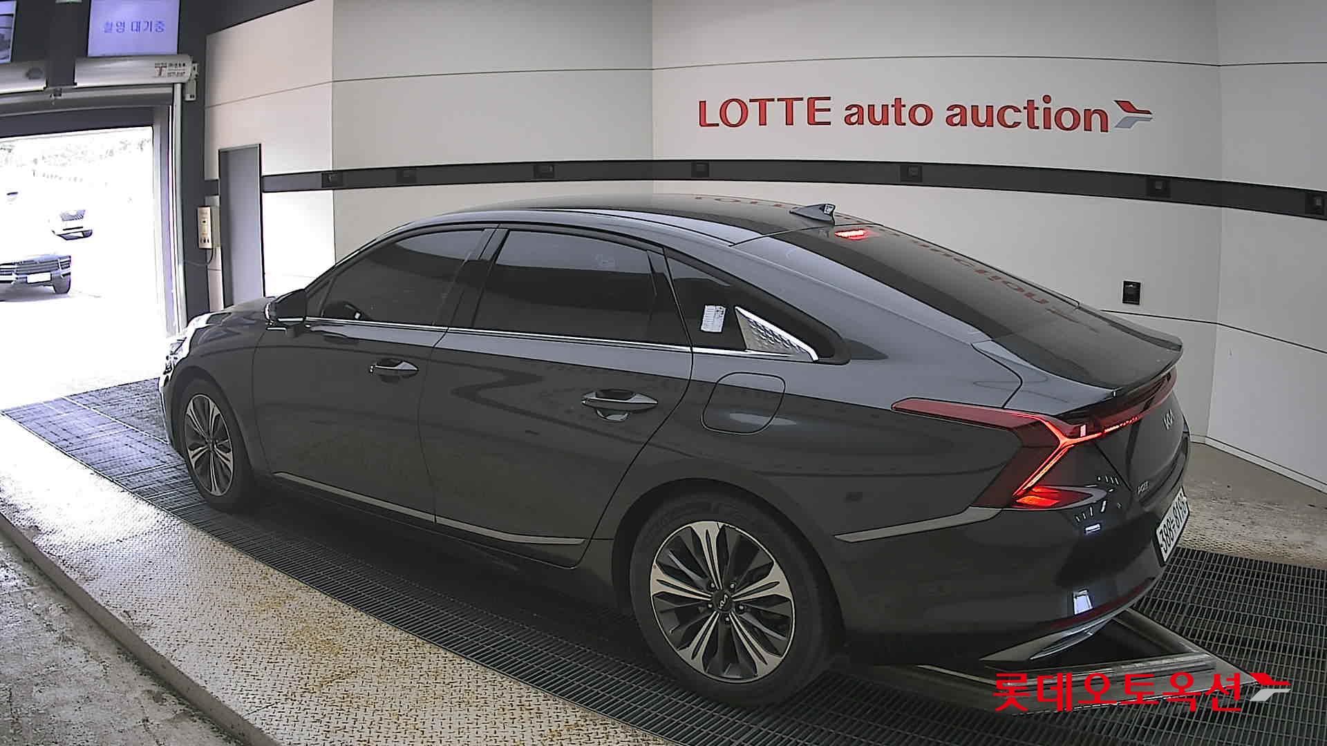 Kia K8 - 15