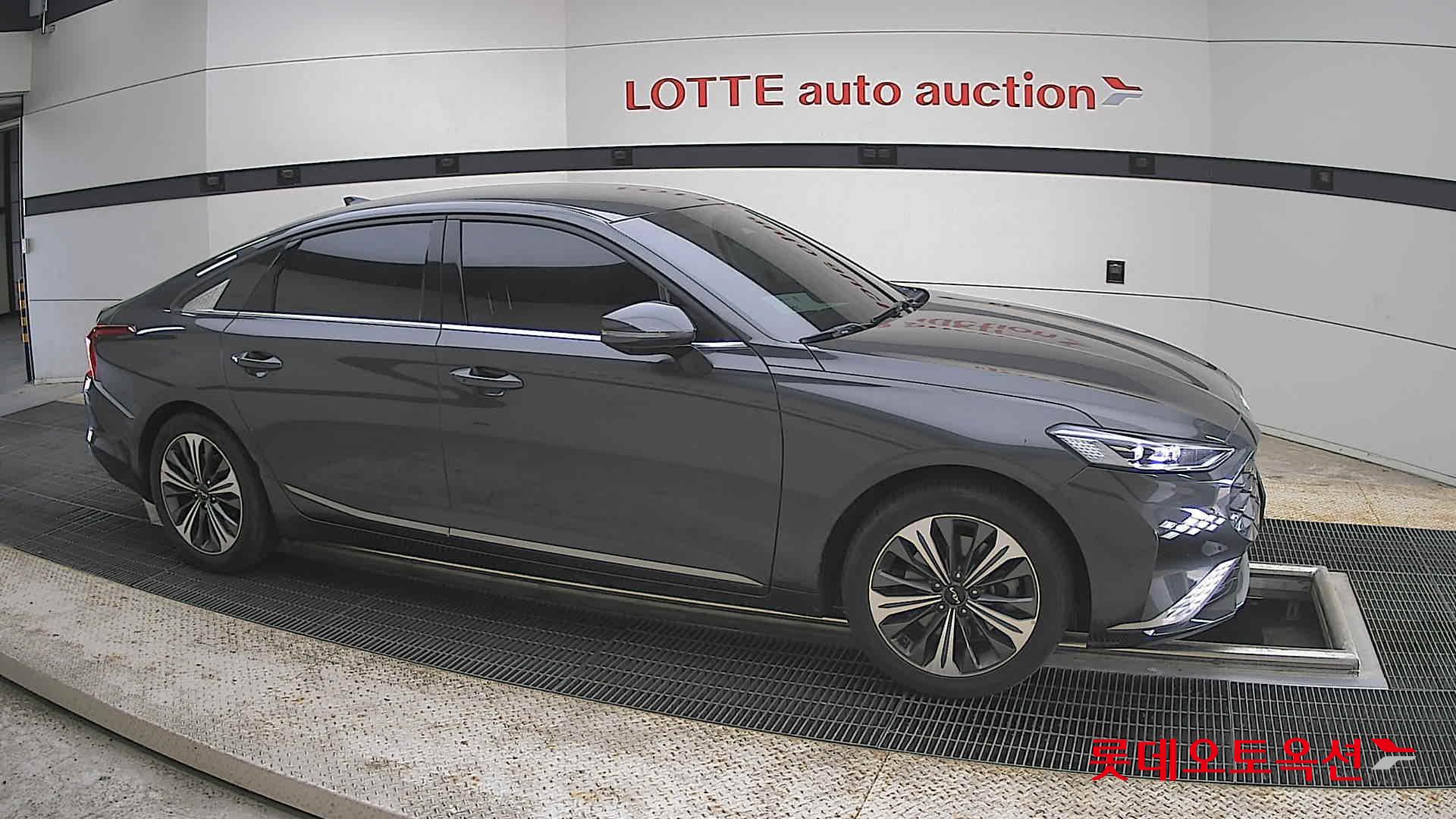 Kia K8 - 22