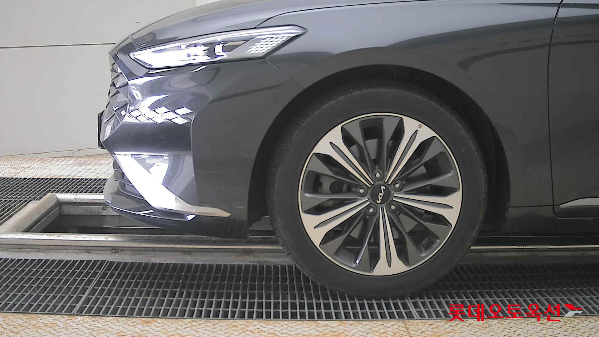 Kia K8 - 25