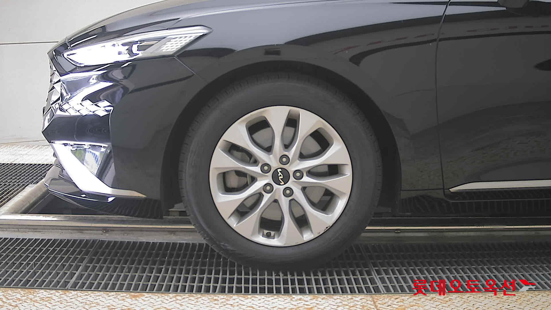 Kia K8 - 25