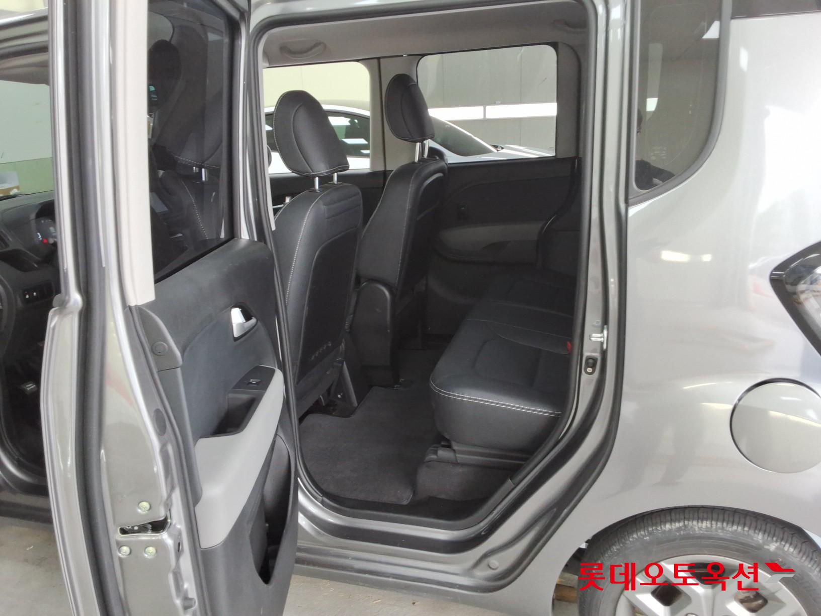 Kia Ray - 38