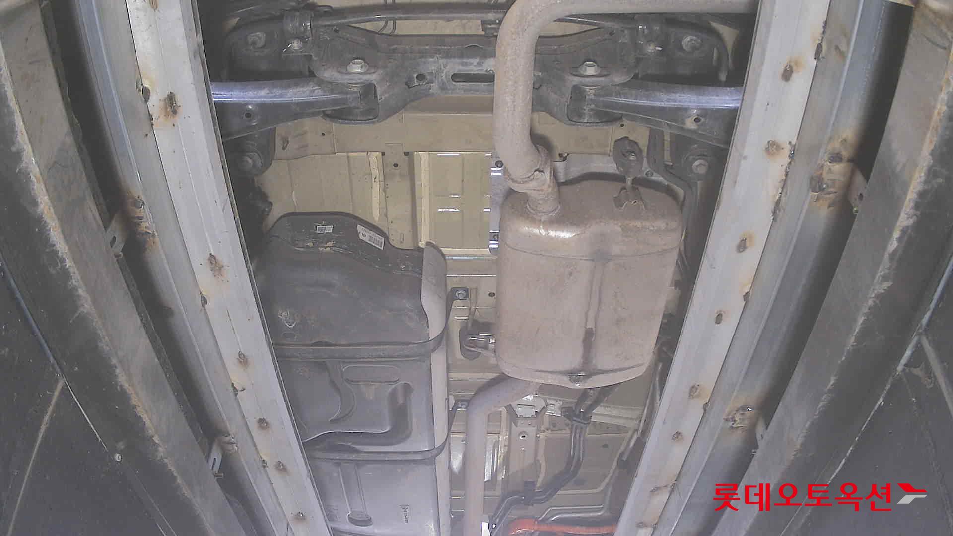 Kia Carnival - 2