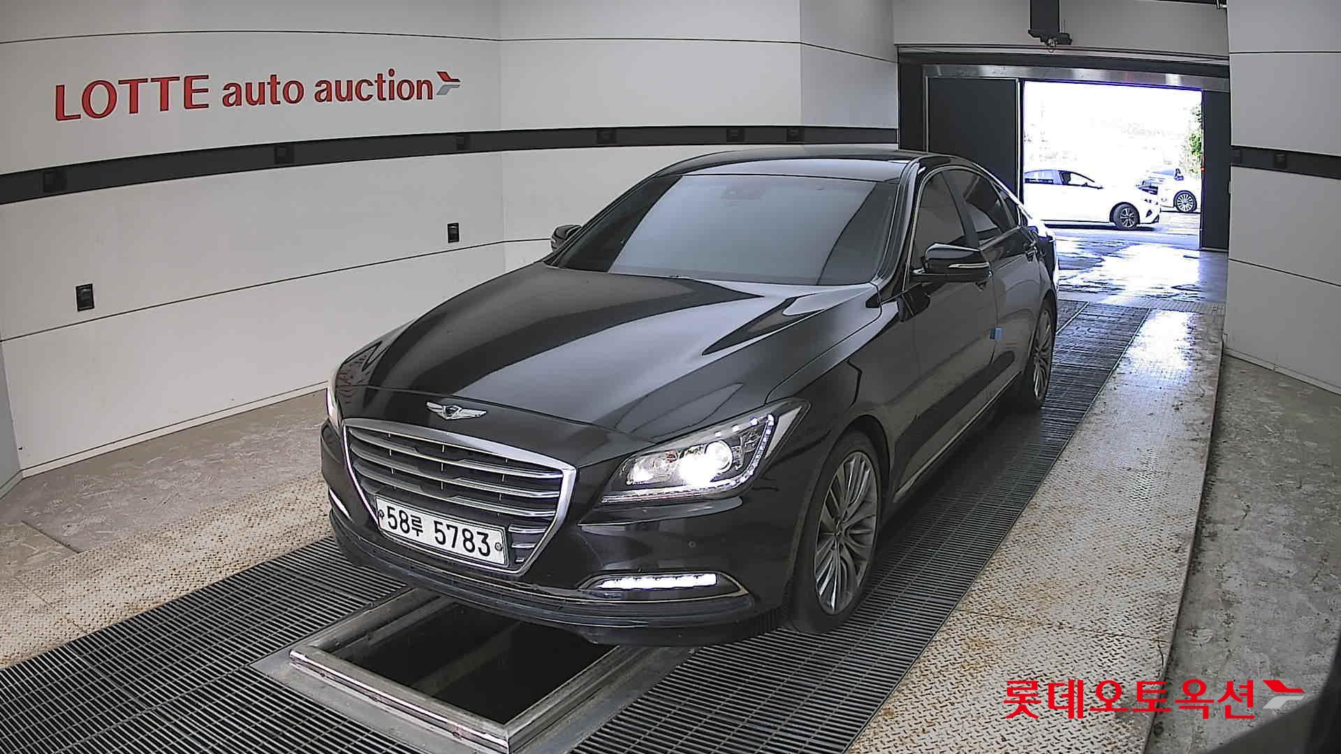 Hyundai Genesis - 10