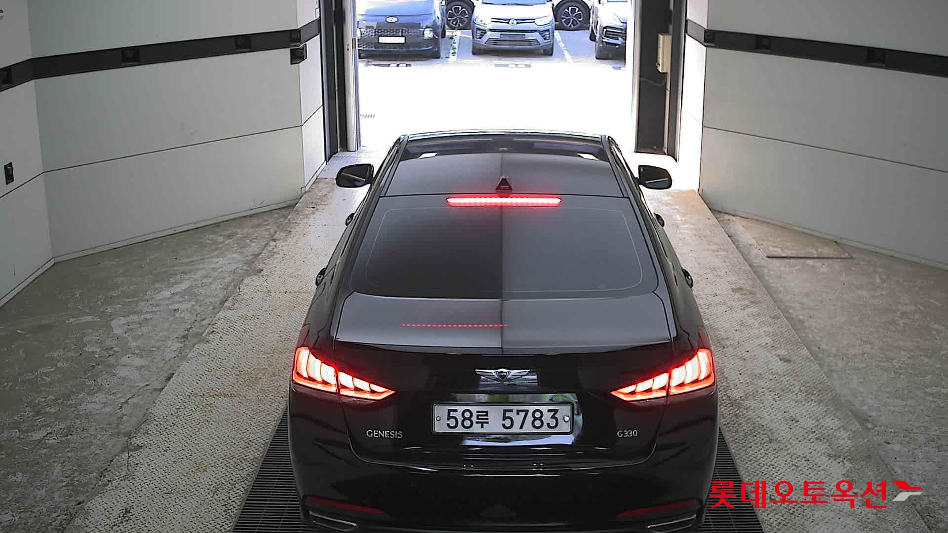 Hyundai Genesis - 17