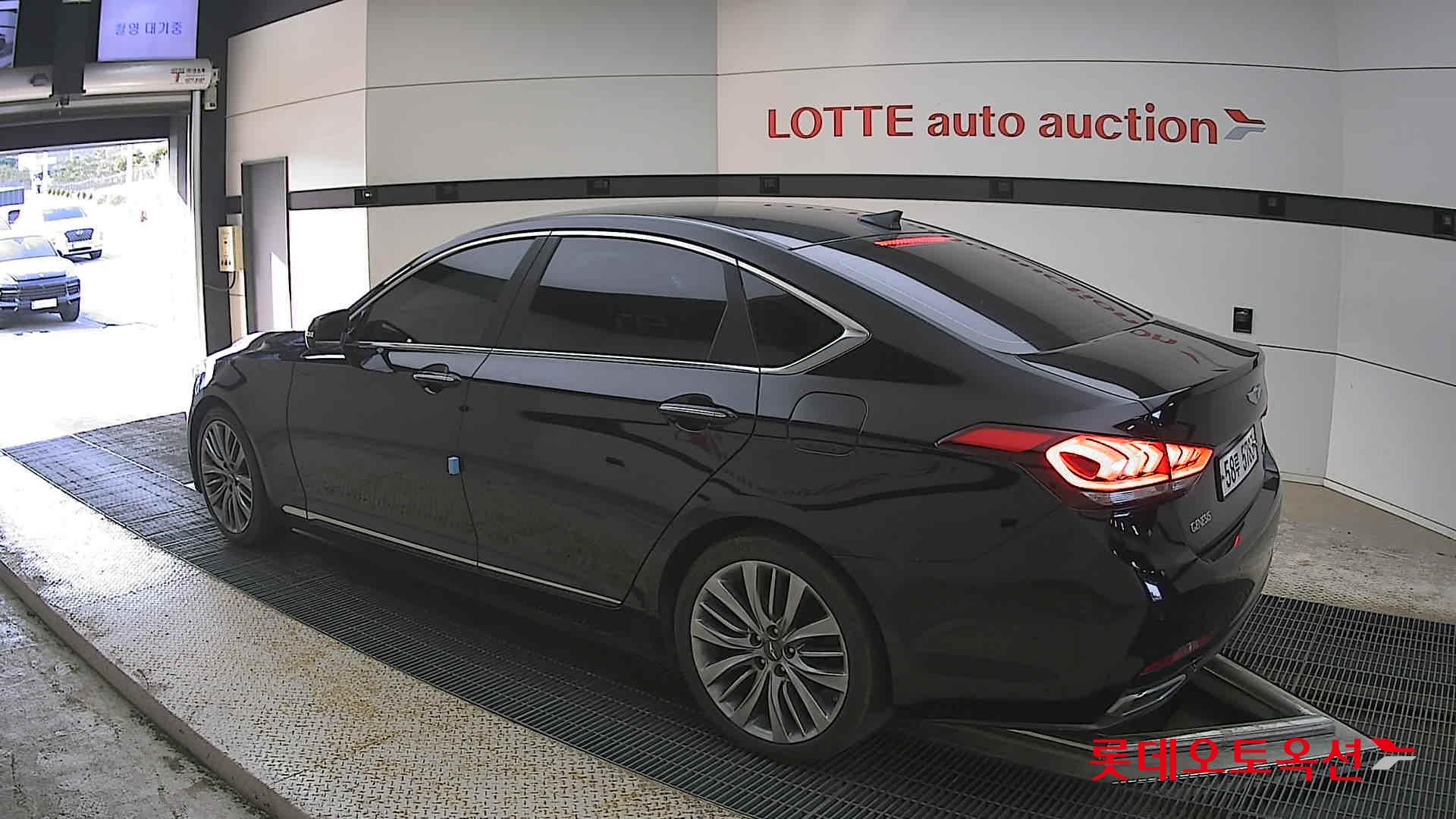Hyundai Genesis - 15