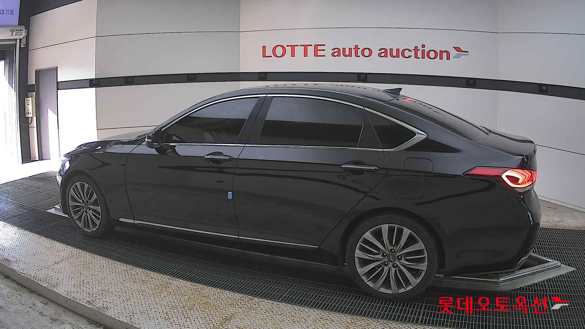 Hyundai Genesis - 14