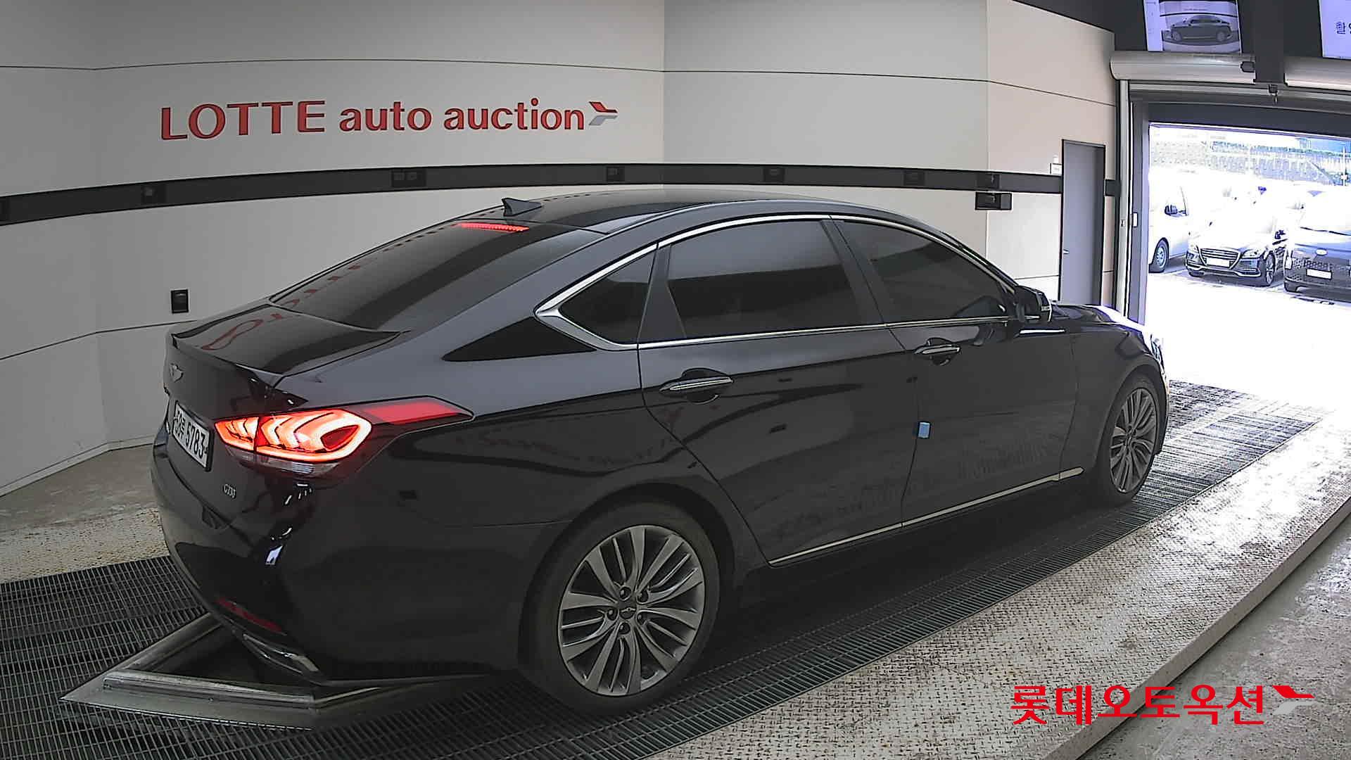 Hyundai Genesis - 19