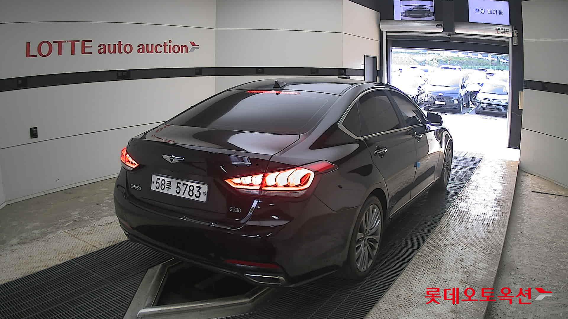 Hyundai Genesis - 18