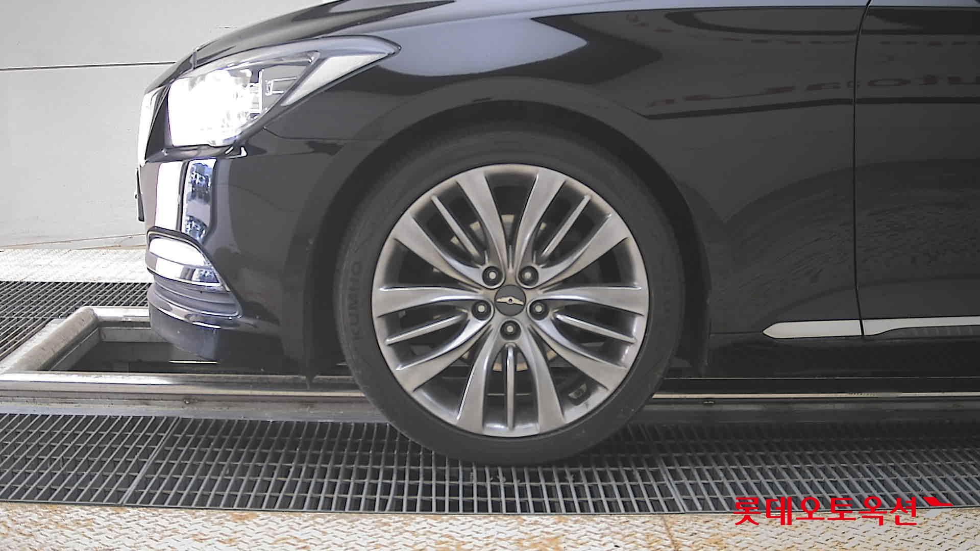 Hyundai Genesis - 25
