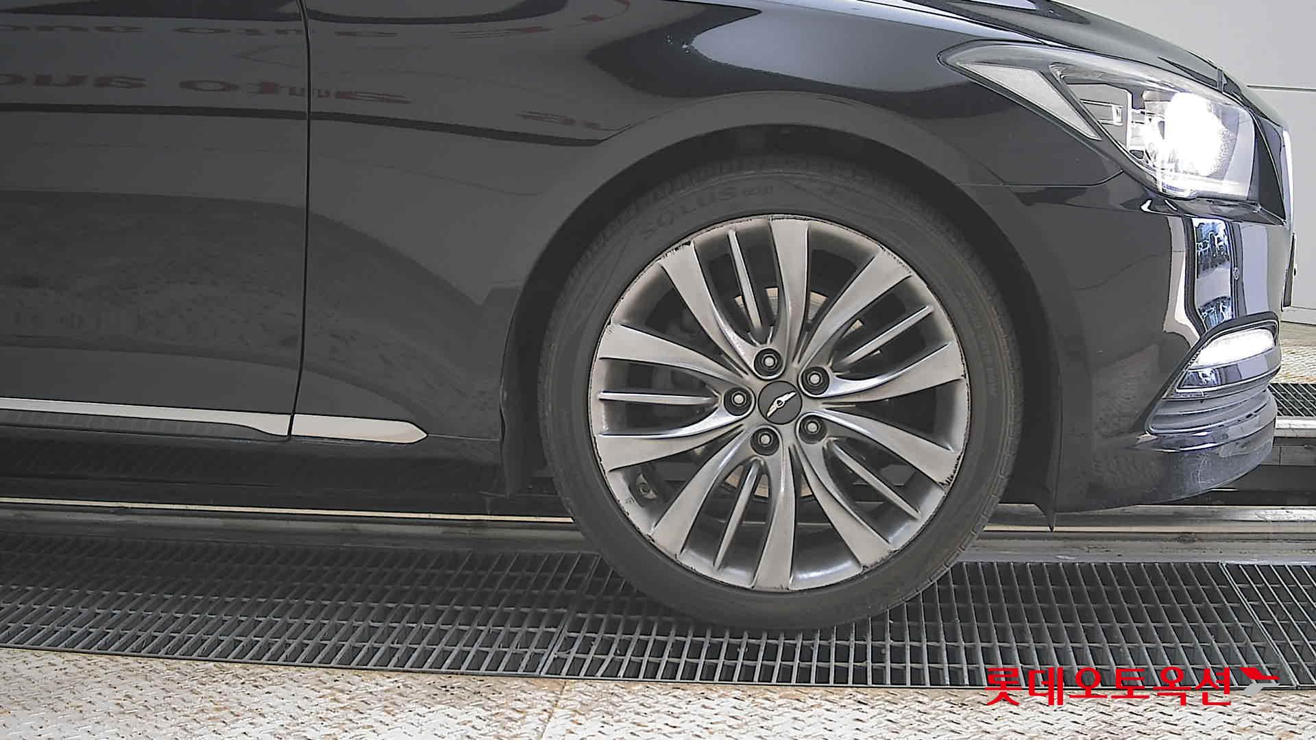 Hyundai Genesis - 27