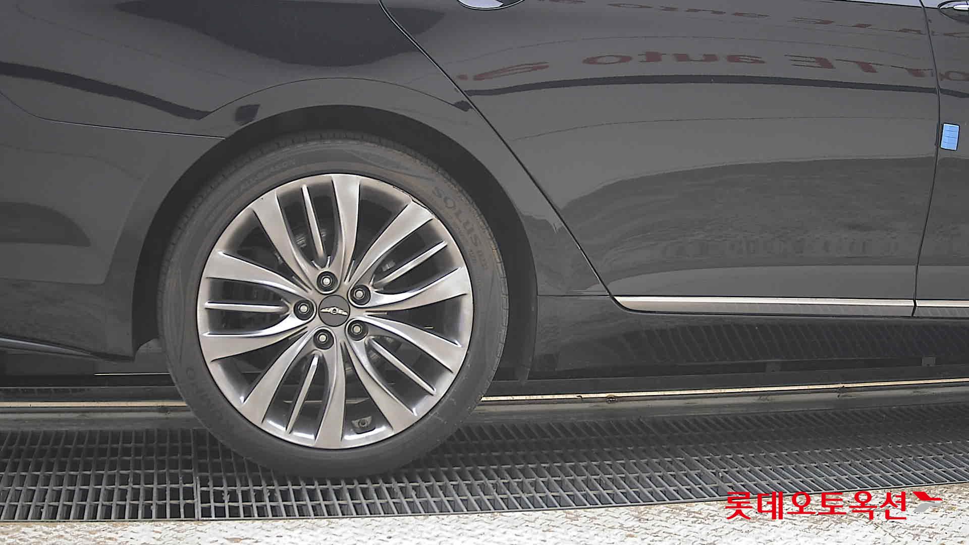 Hyundai Genesis - 28