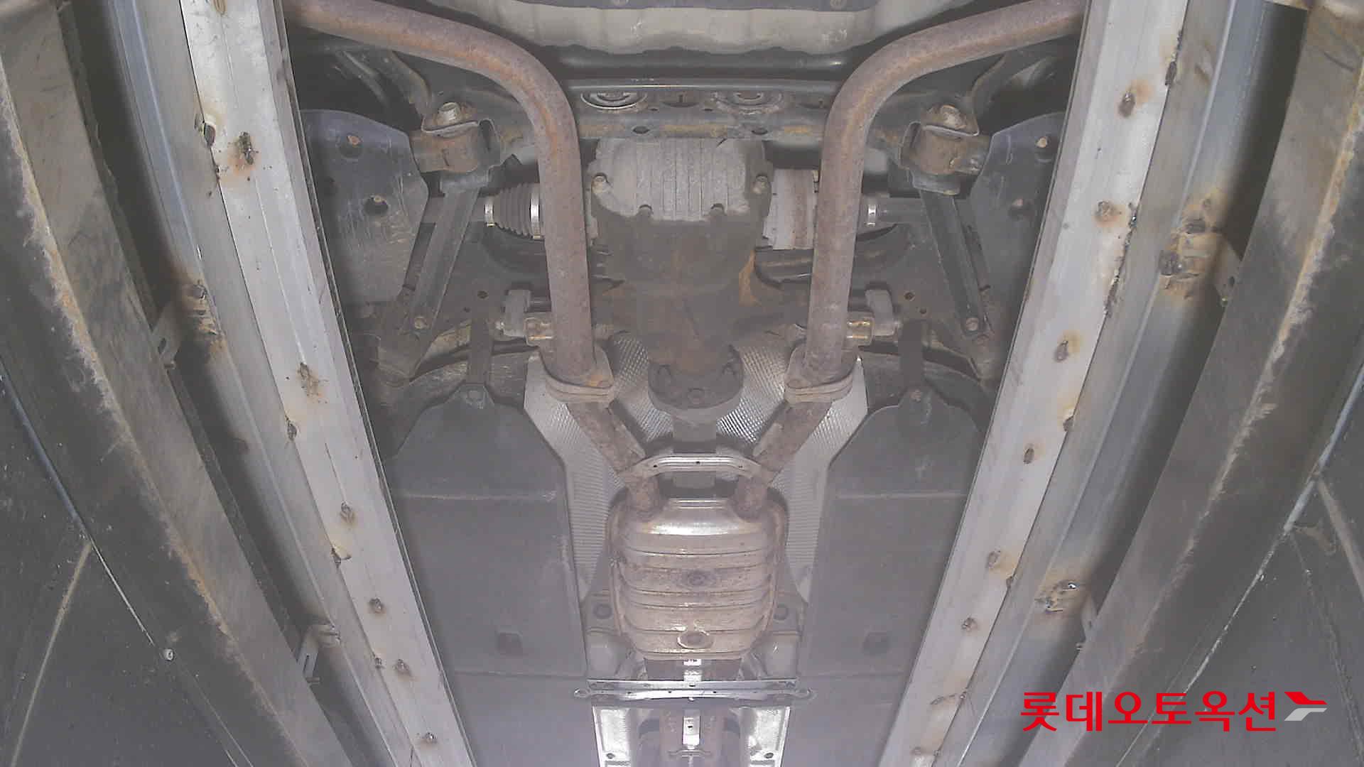 Hyundai Genesis - 2