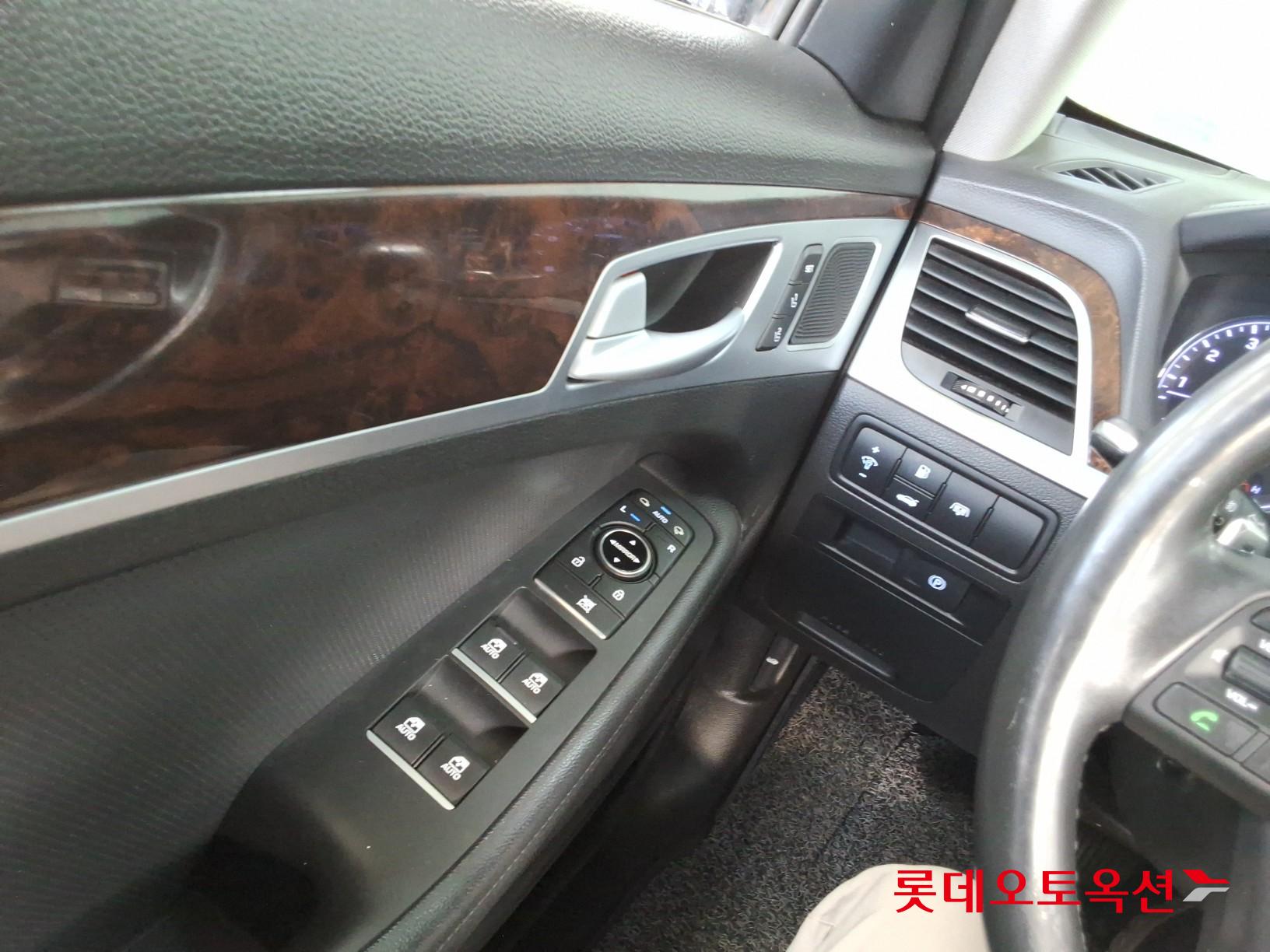 Hyundai Genesis - 29