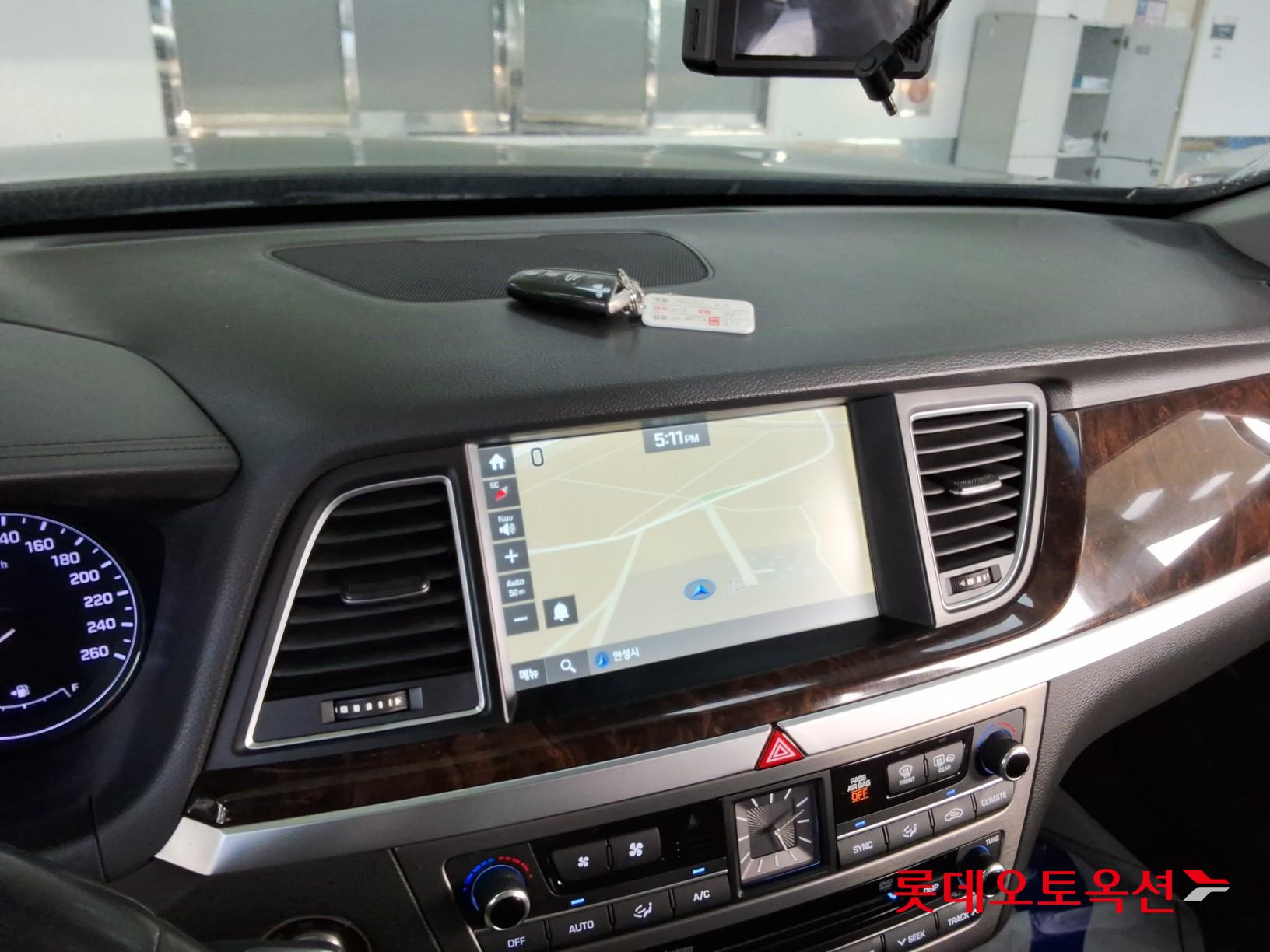Hyundai Genesis - 32