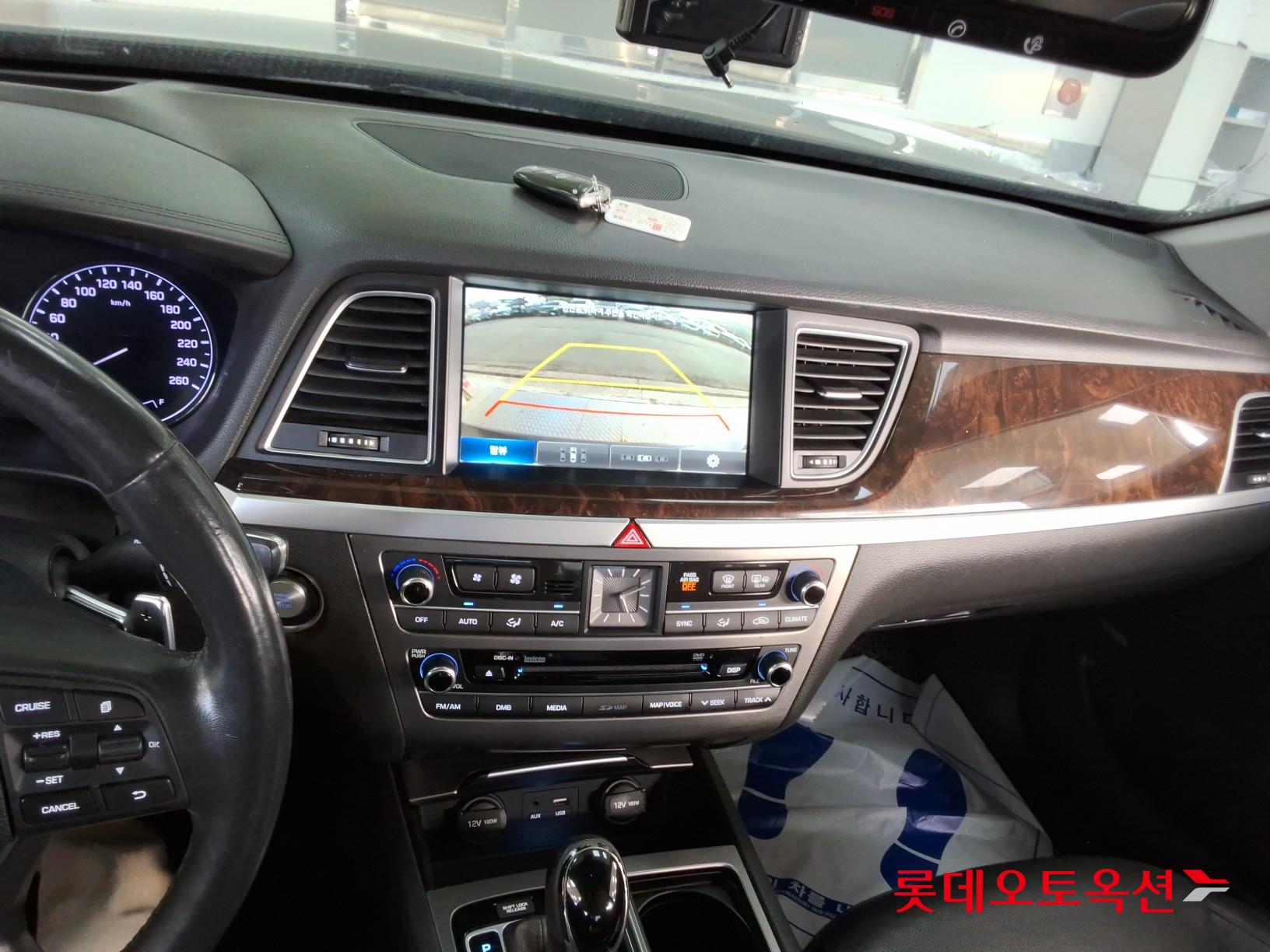 Hyundai Genesis - 33