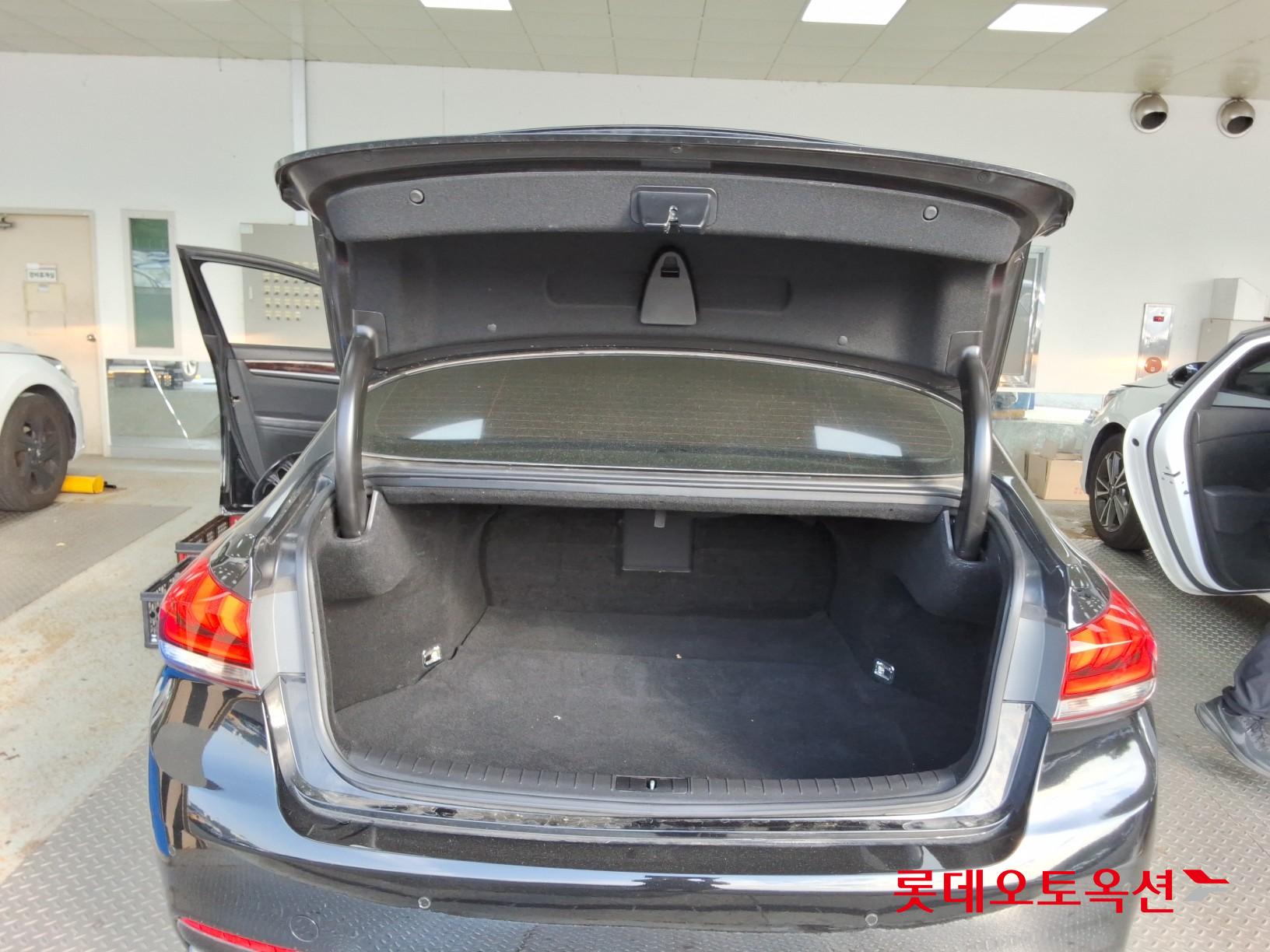 Hyundai Genesis - 9