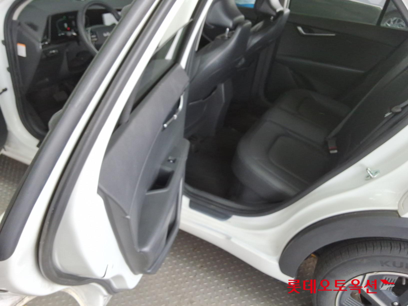 Kia Niro - 38
