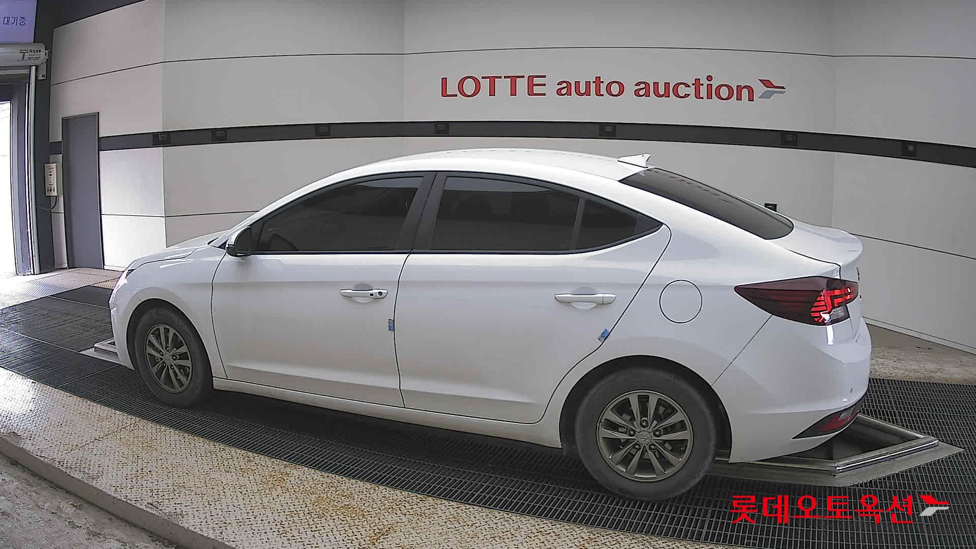 2020 - hyundai avante