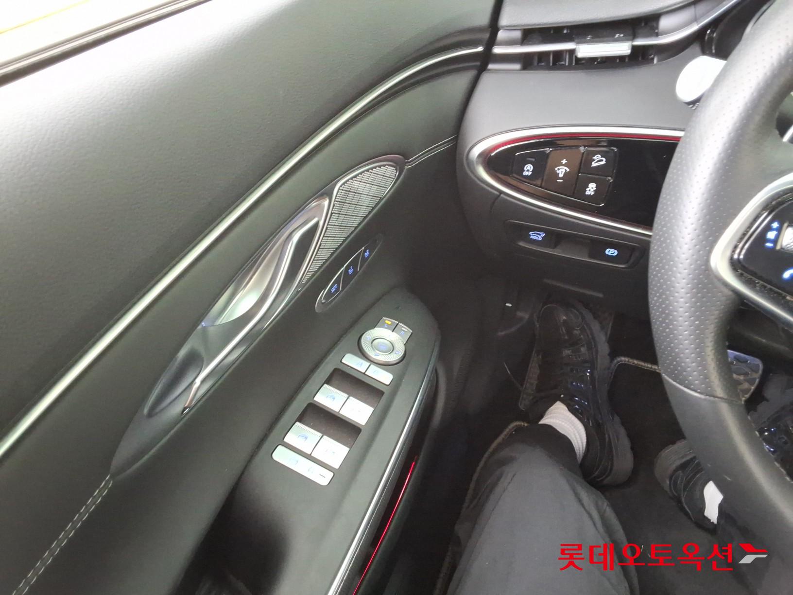 Genesis GV70 - 29