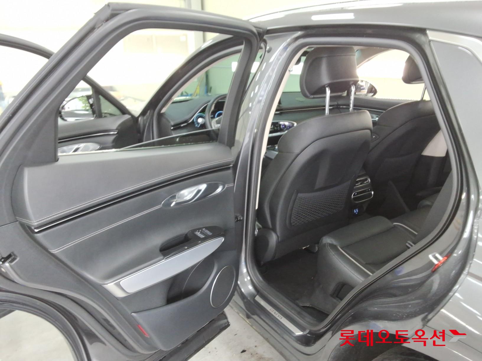 Genesis GV70 - 37