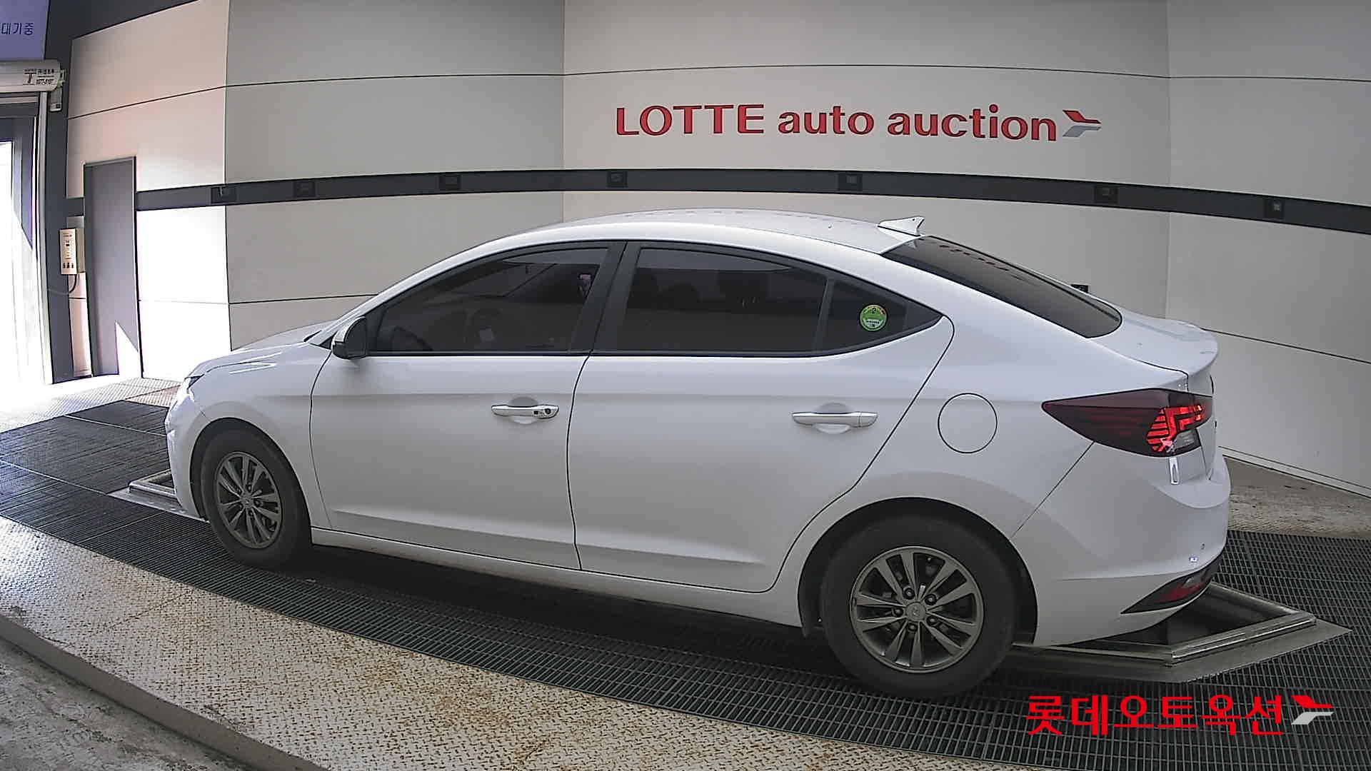 2019 - hyundai avante