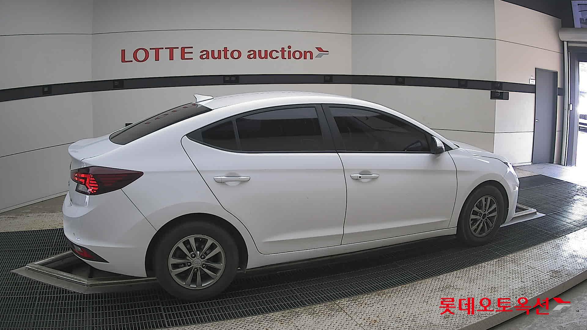 2019 - hyundai avante