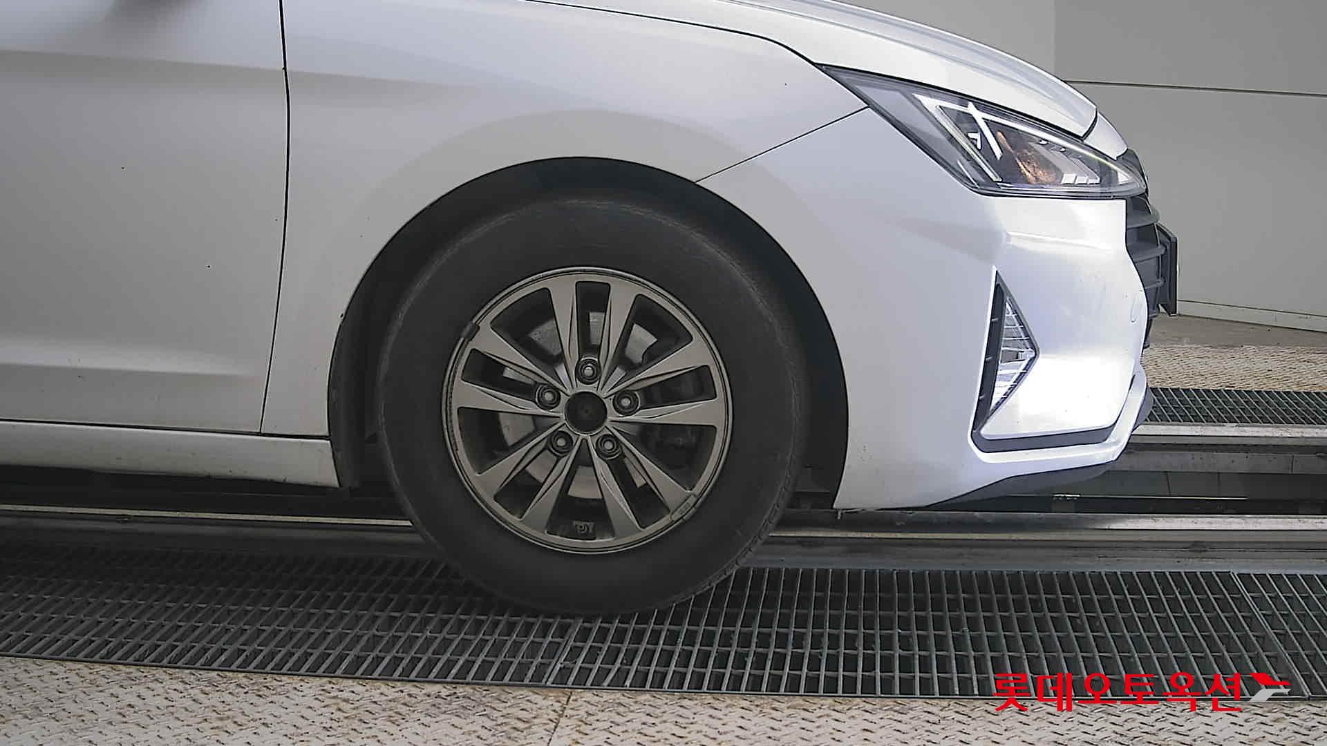 2019 - hyundai avante