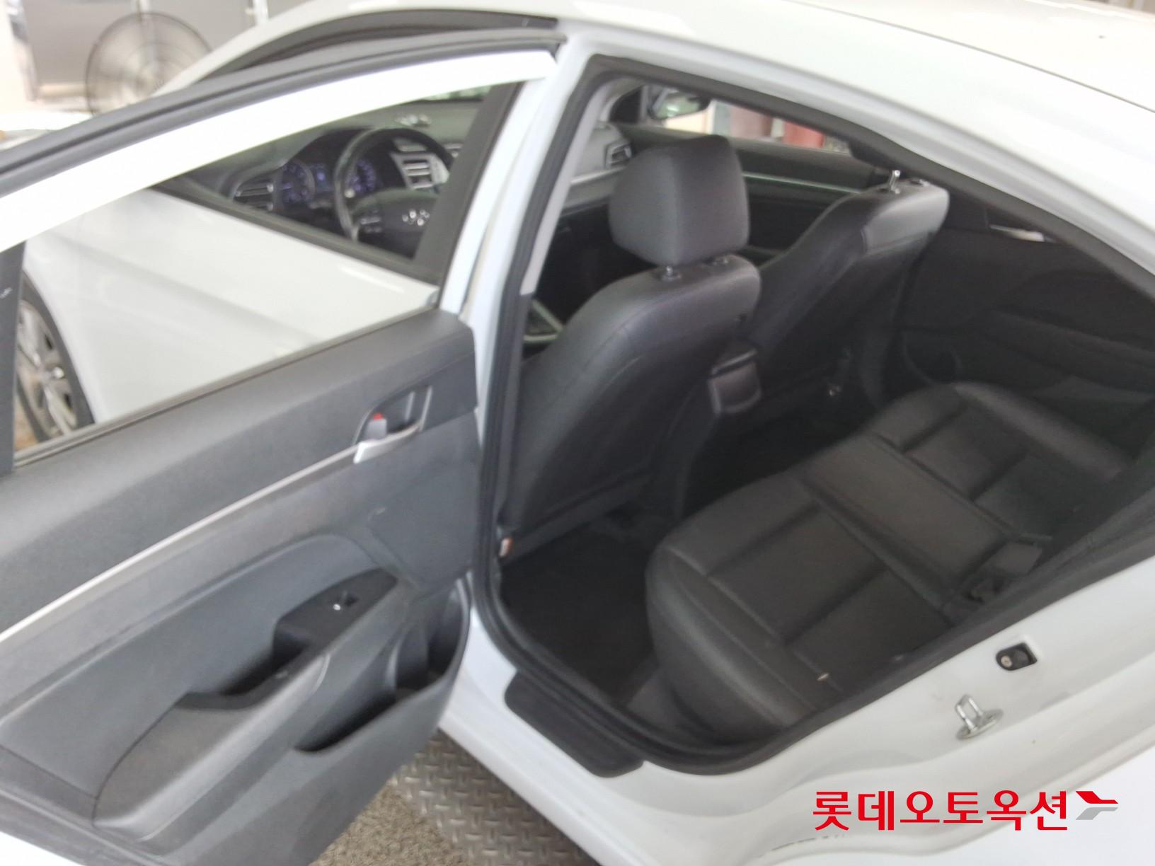 2019 - hyundai avante