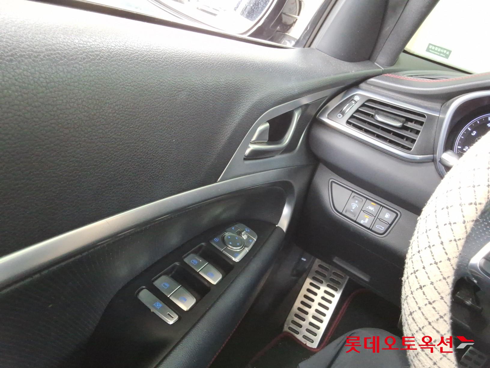 Genesis G70 - 29