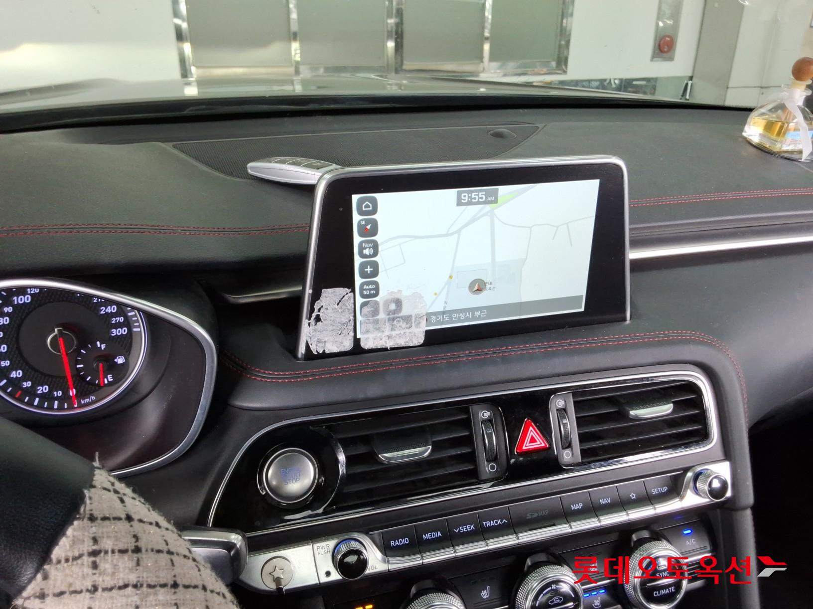 Genesis G70 - 32