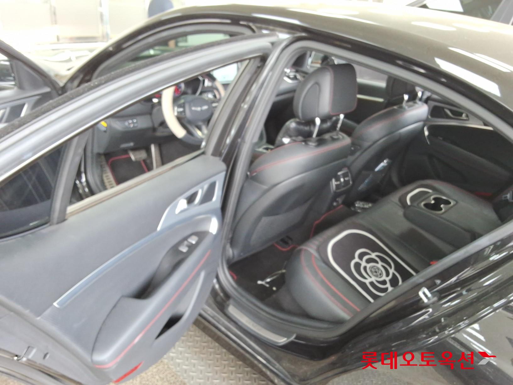 Genesis G70 - 37