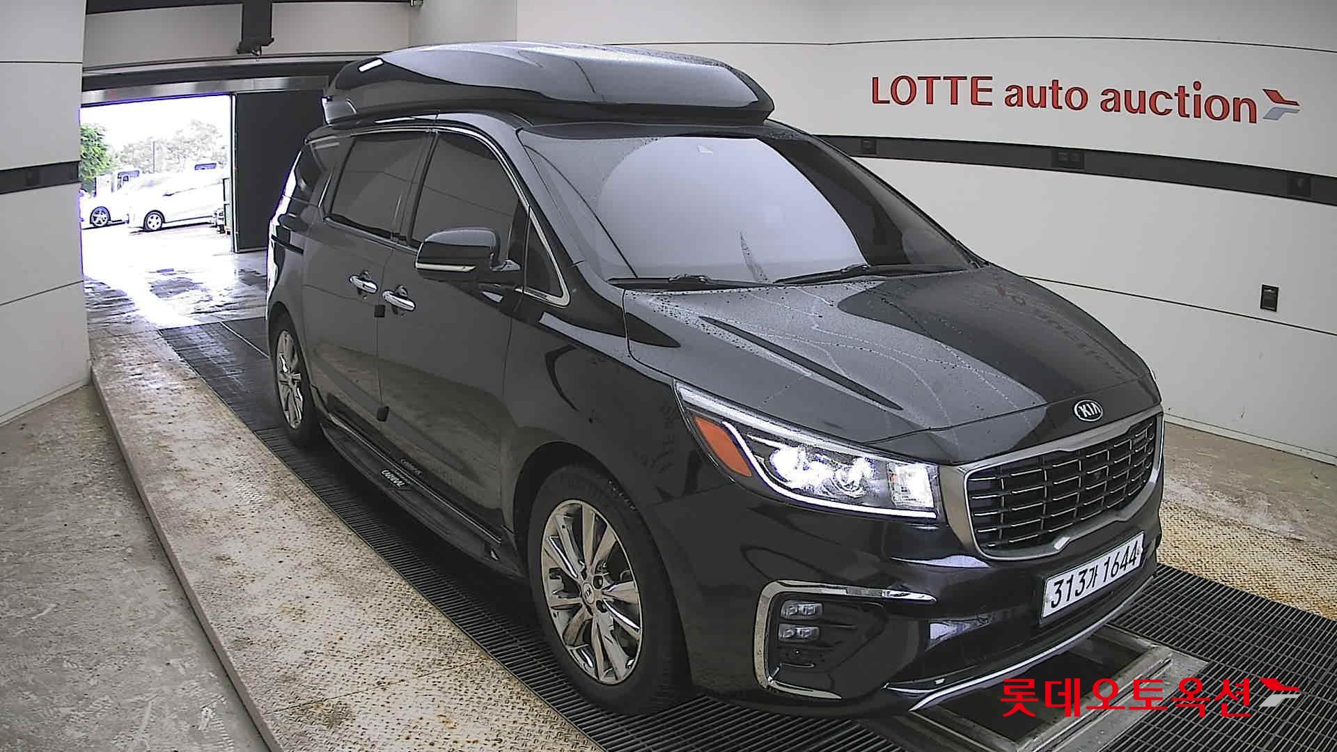 Kia New Carnival - 6