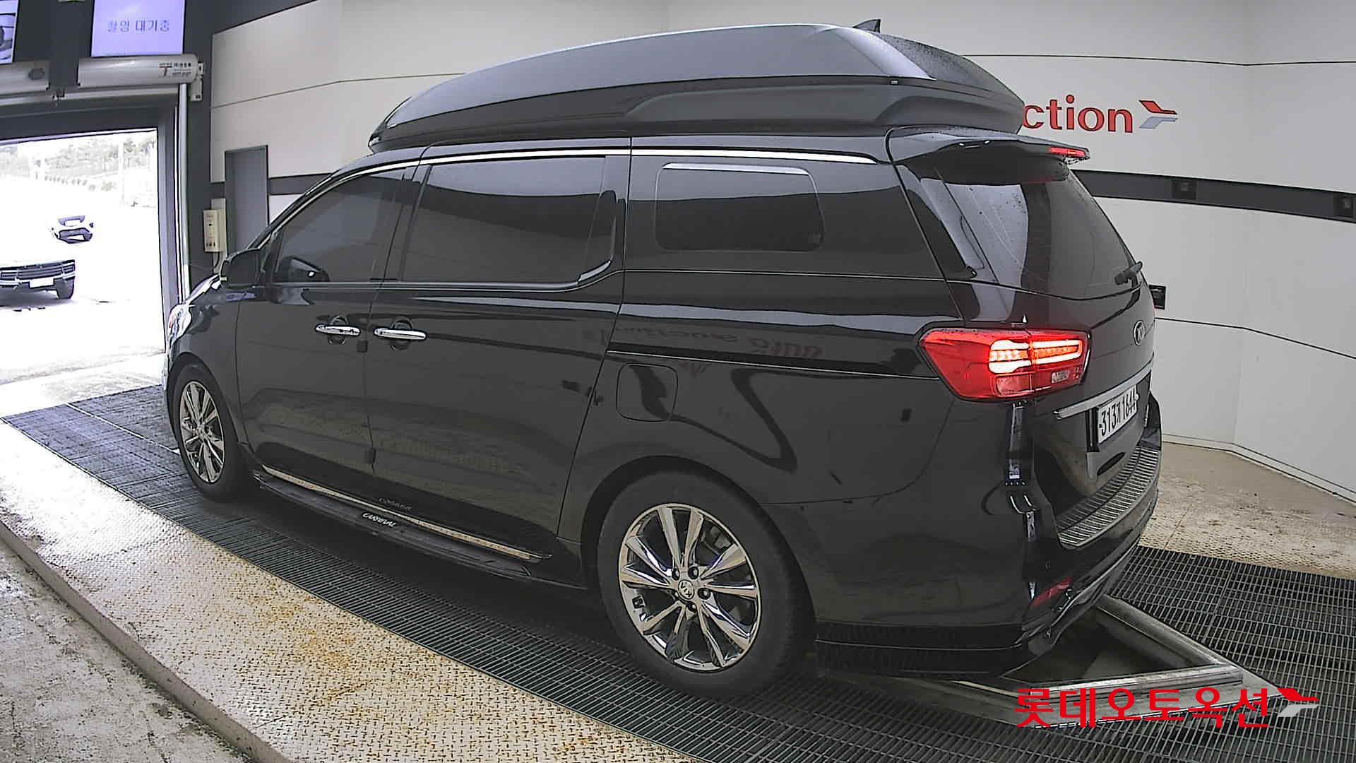 Kia New Carnival - 15