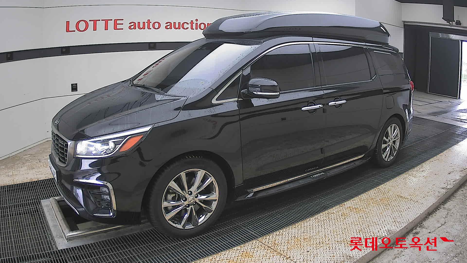 Kia New Carnival - 11