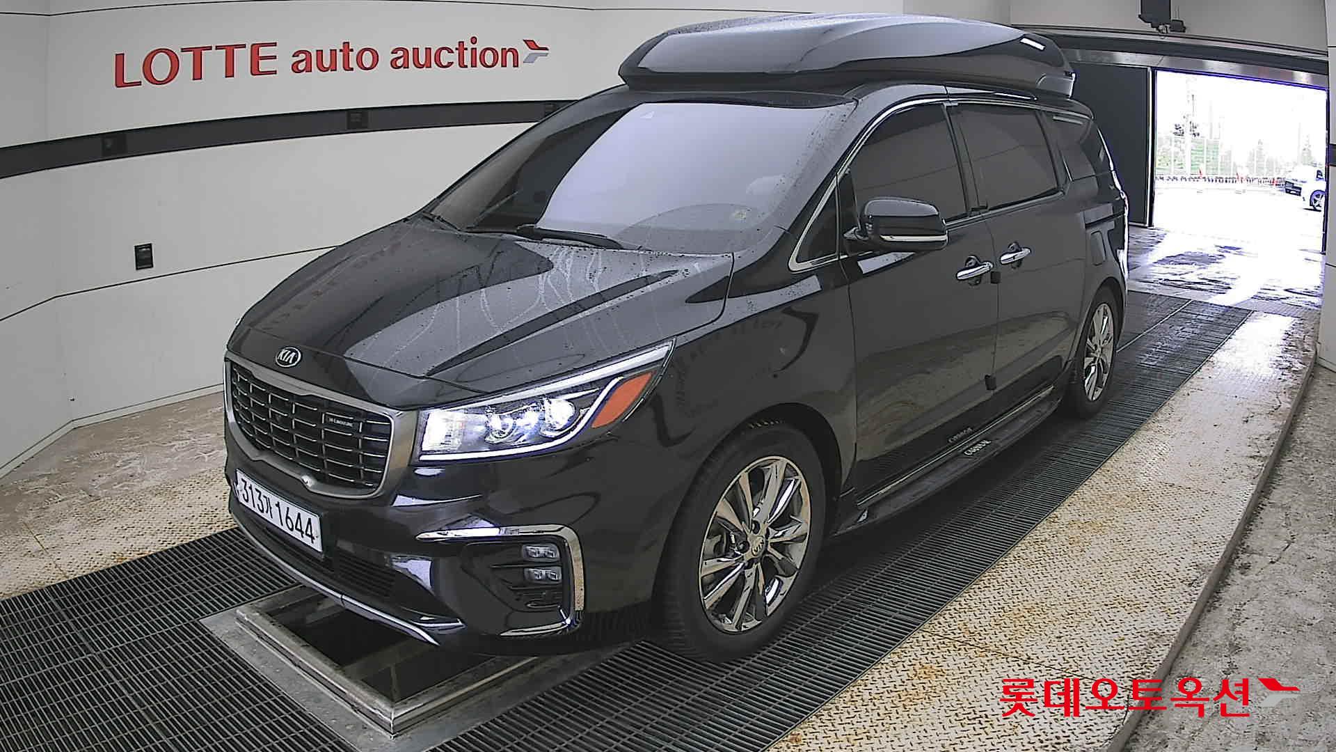 Kia New Carnival - 3