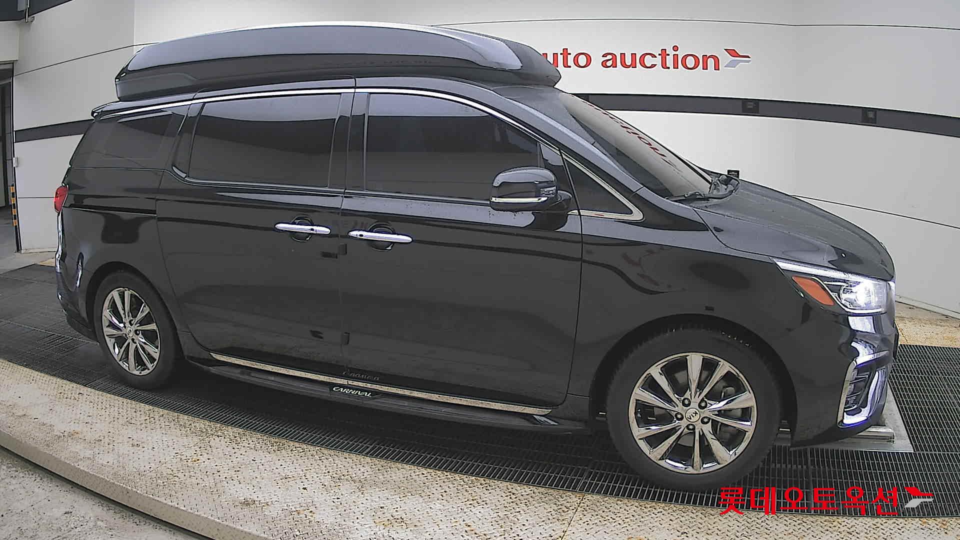 Kia New Carnival - 22