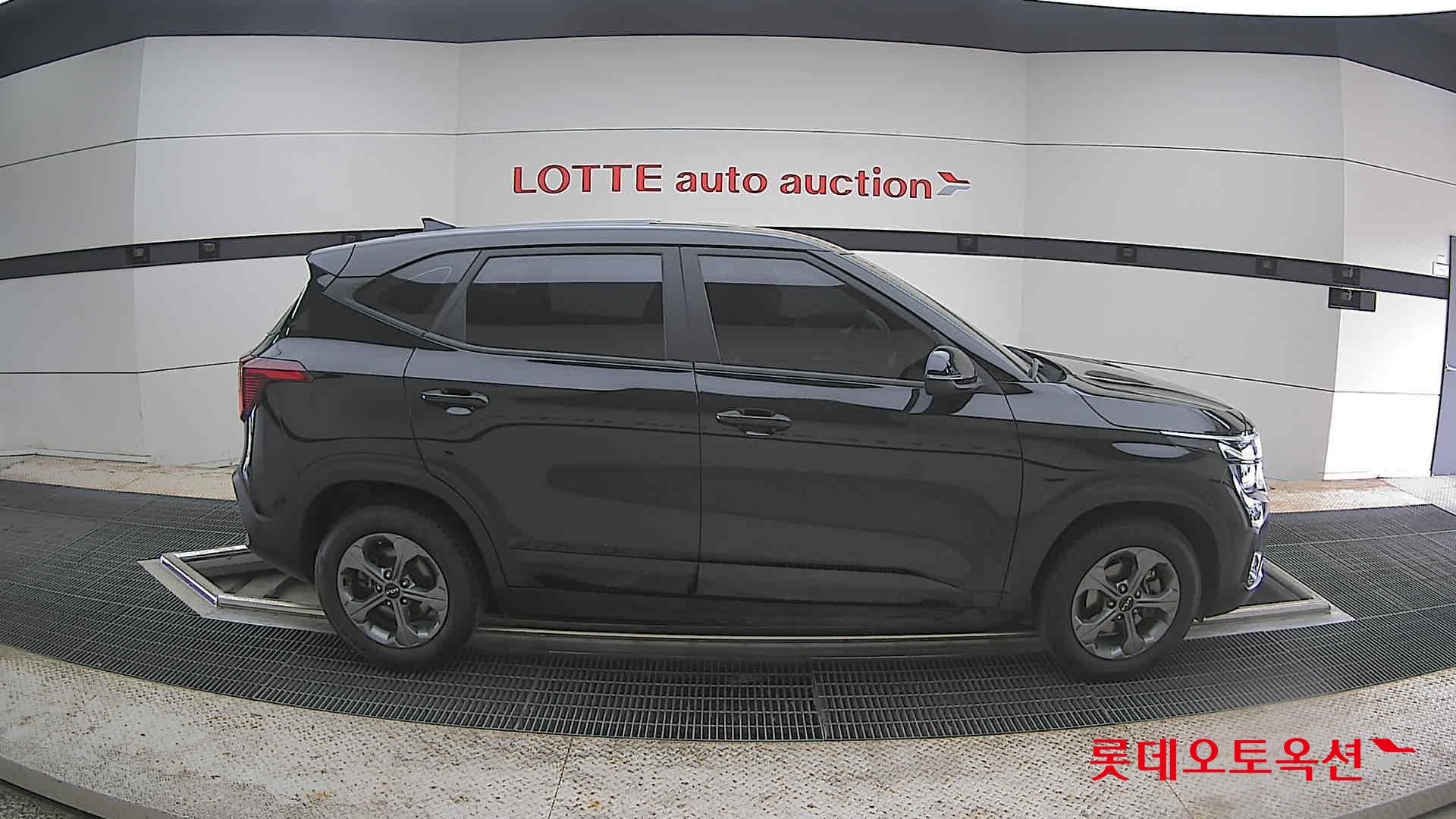 Kia Seltos - 21