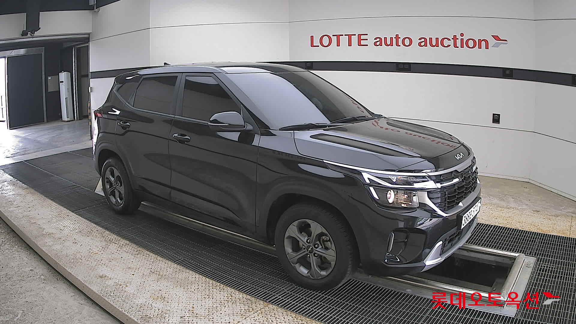 Kia Seltos - 23