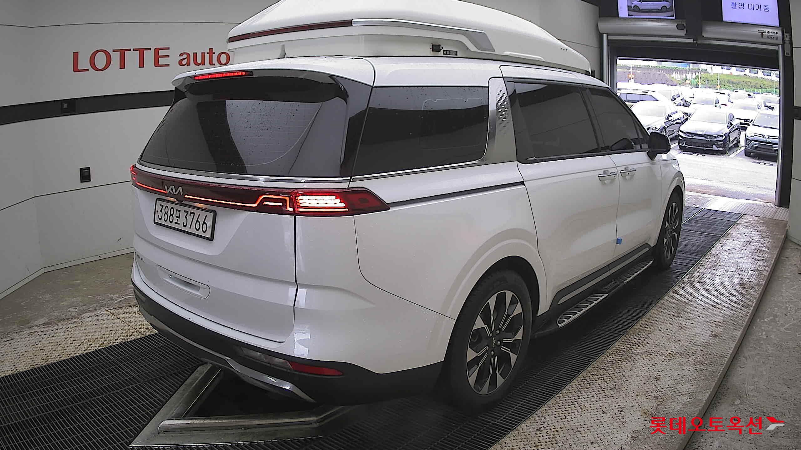 Kia Carnival - 5