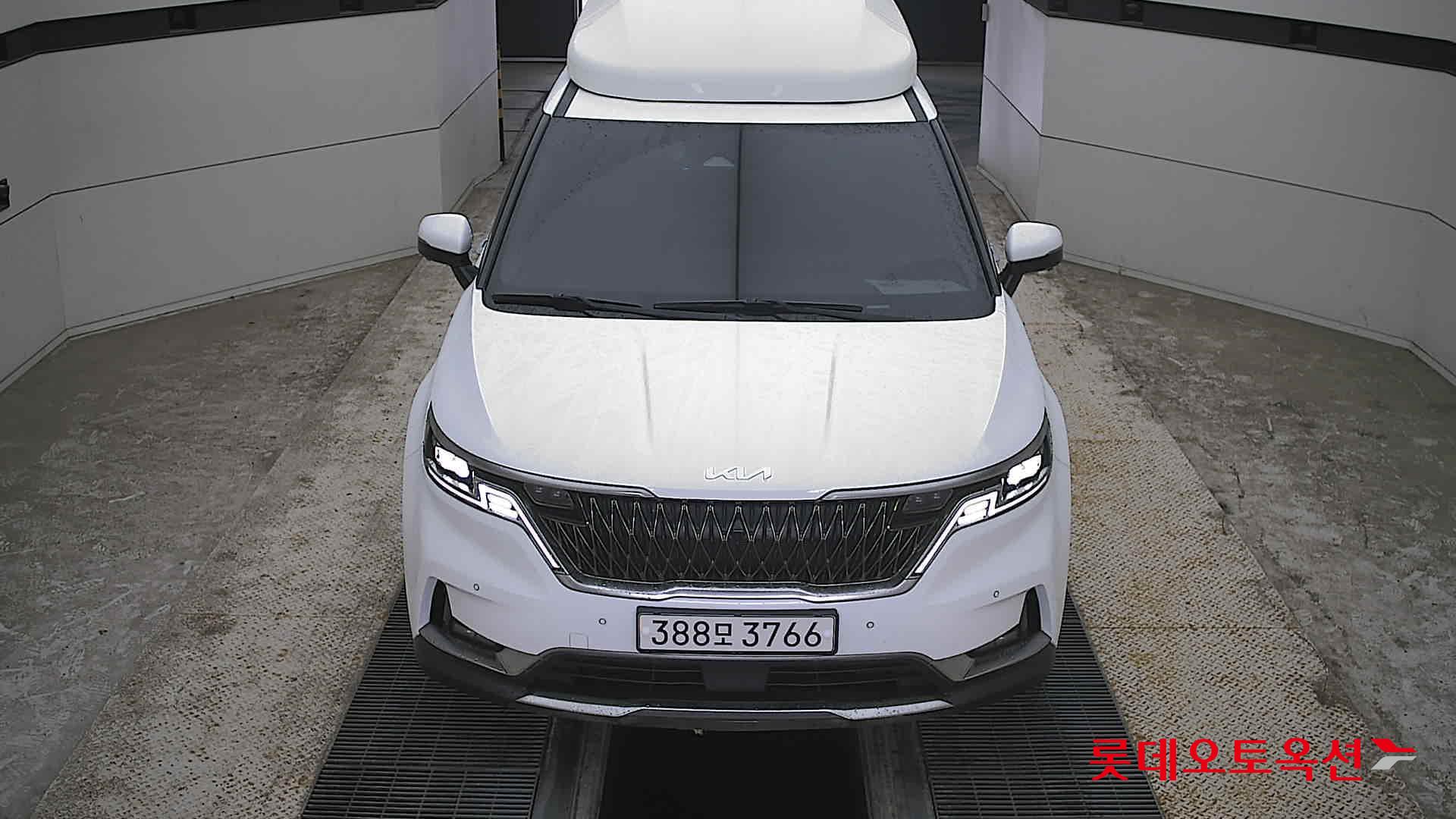 Kia Carnival - 1