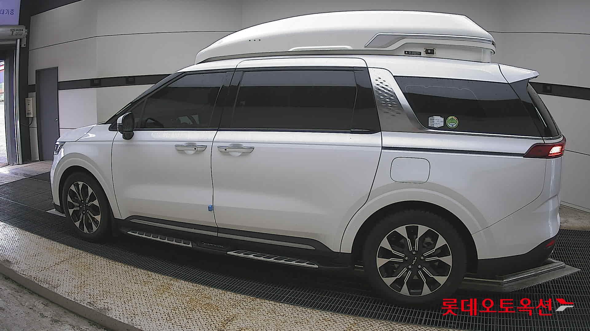 Kia Carnival - 14
