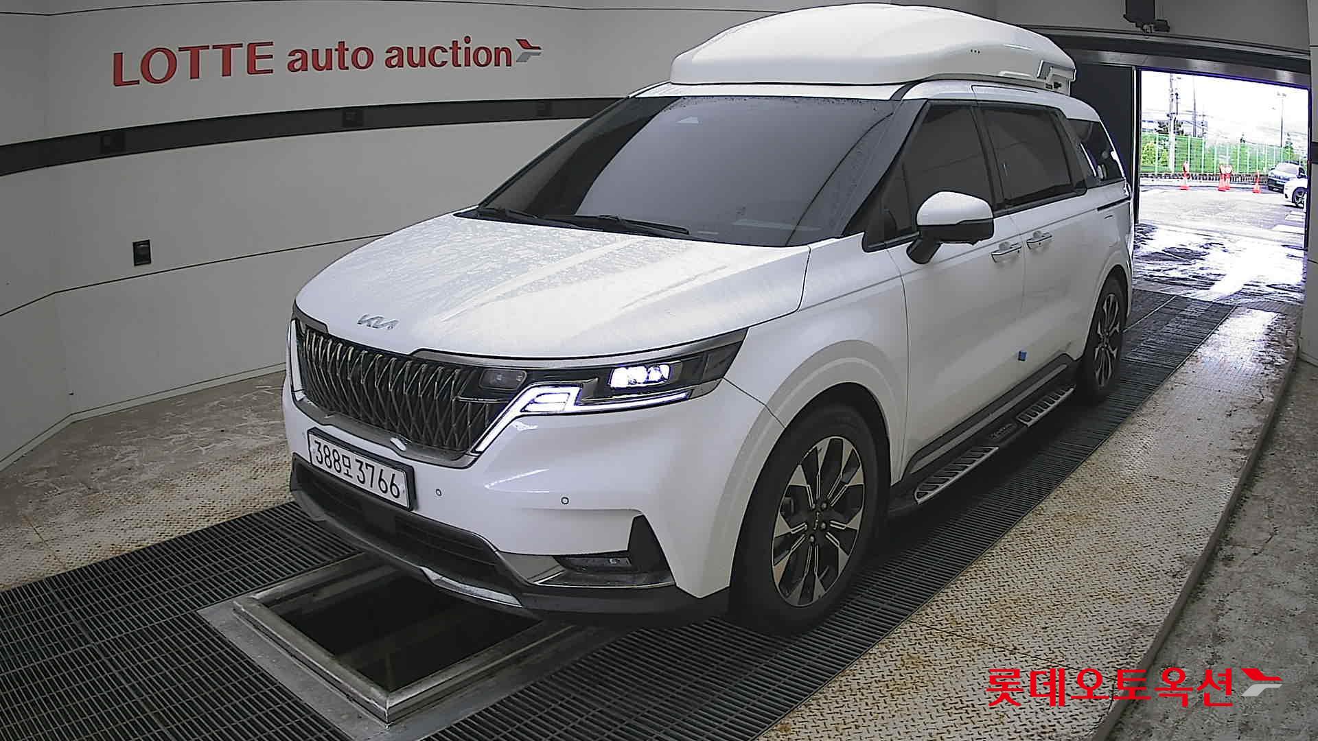 Kia Carnival - 3