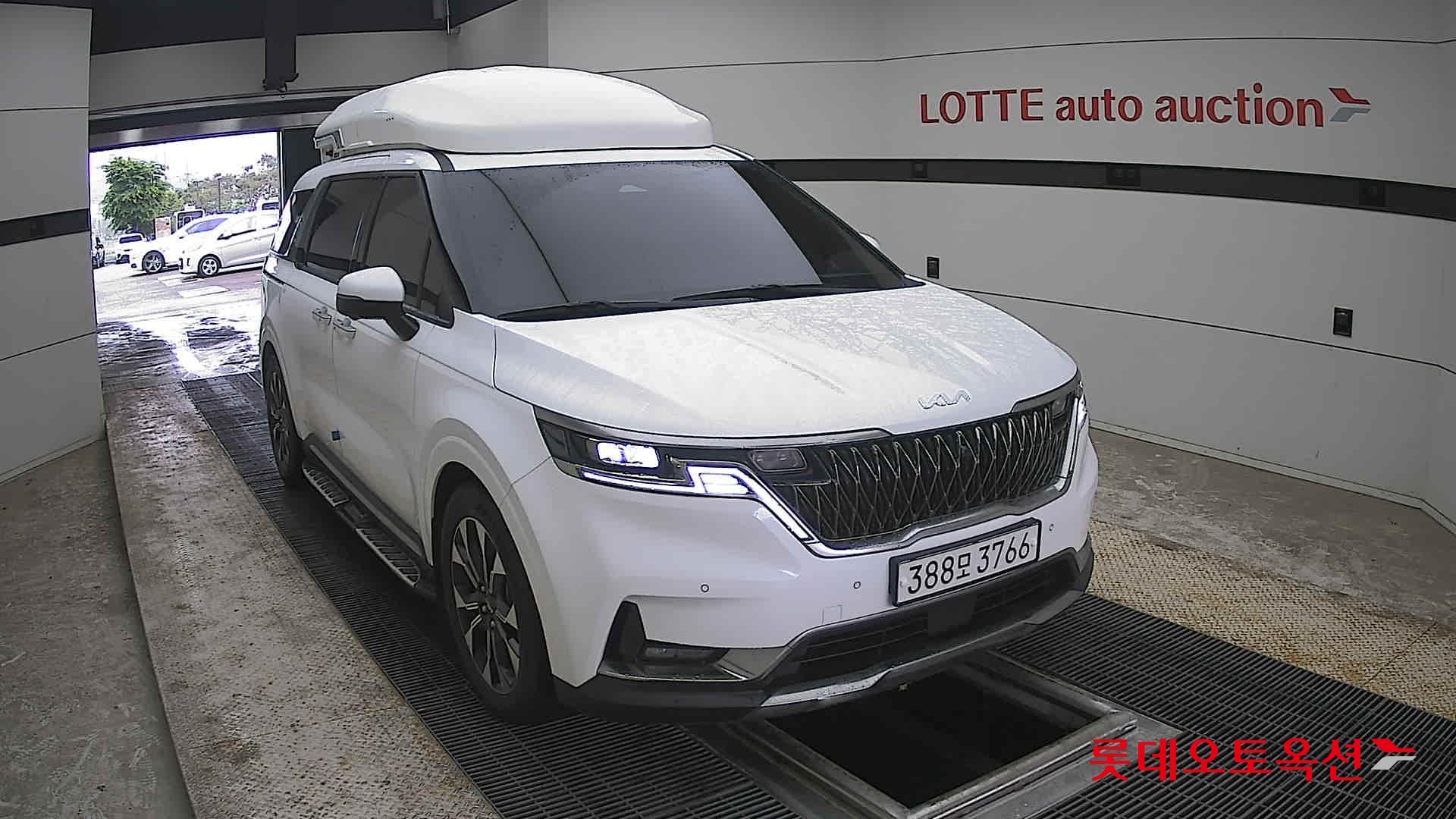 Kia Carnival - 24